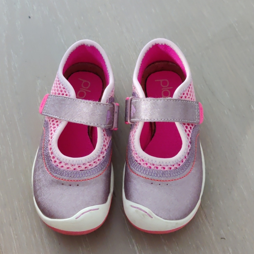 Plae Mary janes girl size 10